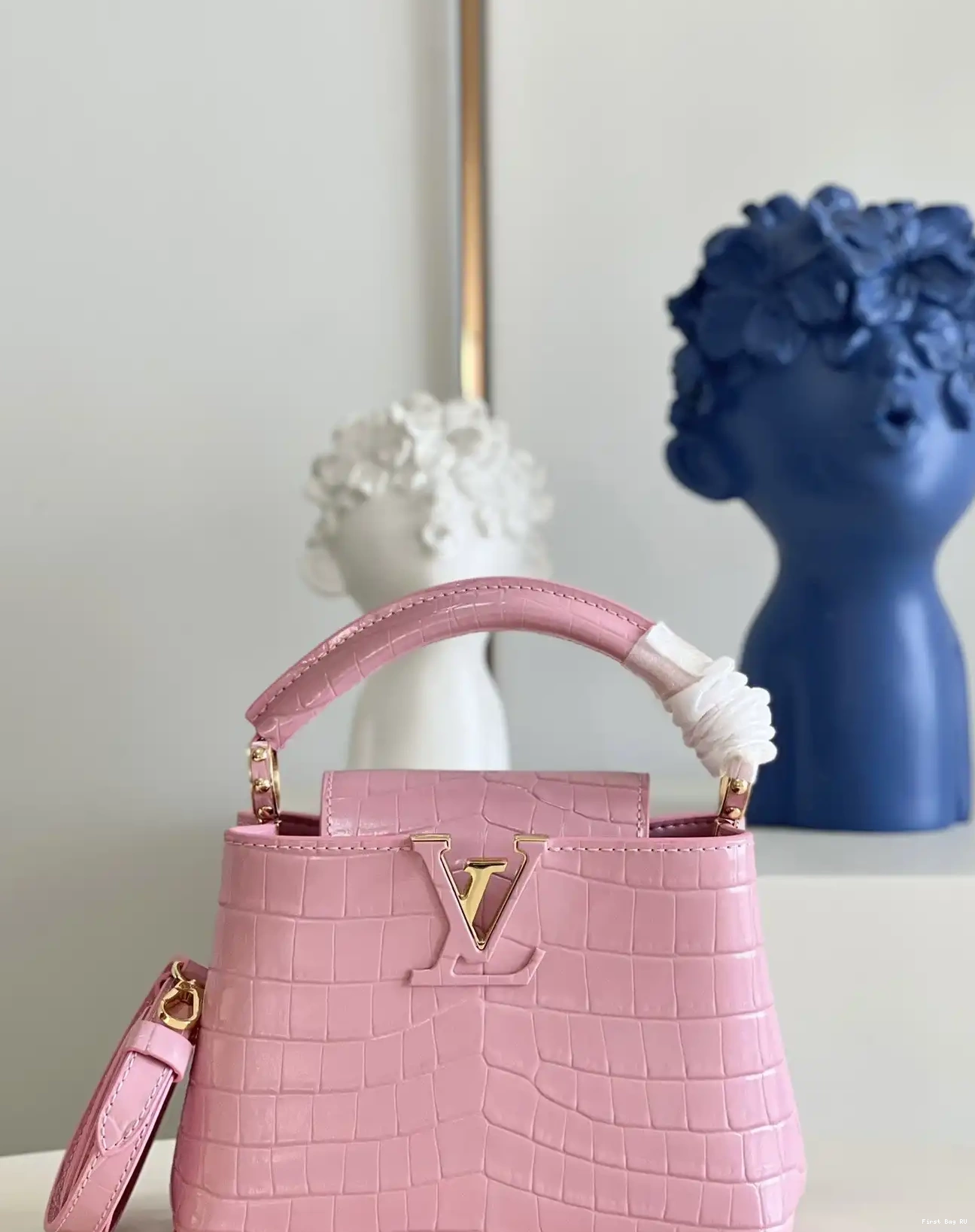MINI CAPUCINES LOUIS VUITTON 0518